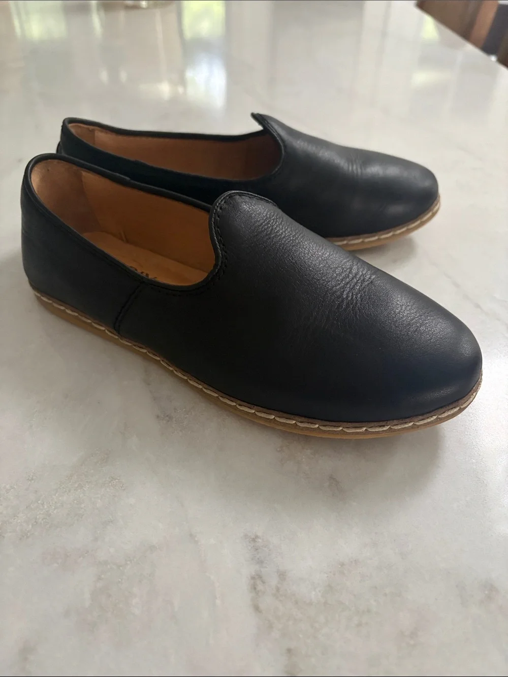 Charix Classic Black Slip On Shoes Leather Memory Foam Arch Support Size 6